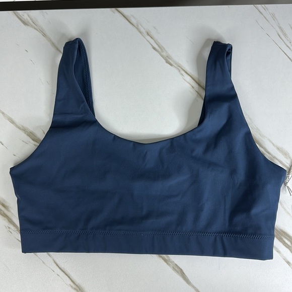 Everlane Perform Bra in Dark Blue NWT SOLD OUT Online - Picture 6 of 7